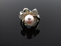 Кольцо из серебра с жемчугом Swarovski и фианитами - 42