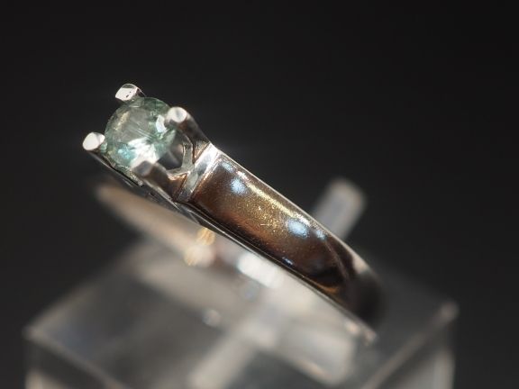 Серебряное кольцо с натуральным бериллом - 223