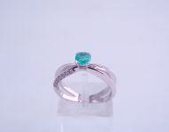 Серебряное кольцо 925 пробы с природным изумрудом 0.40 карат 5/3+ - 75