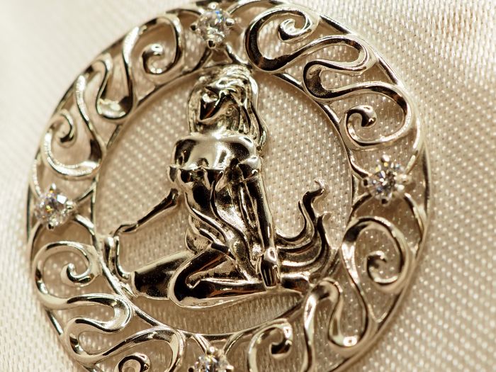 Ювелирная подвеска знак зодиака с фианитом серебро-626