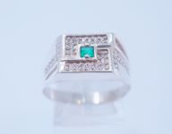 Серебряное мужское кольцо 925 пробы с природным изумрудом 0.12 карат 2/3+ - 10