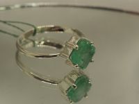 Серебряное кольцо с натуральным изумрудом-711