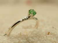 Серебряное кольцо с натуральным изумрудом-753